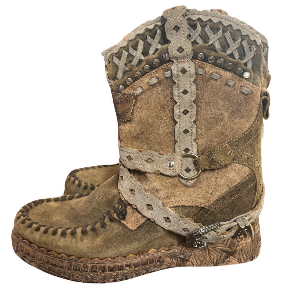 Women's Heeled Boots in Brown and Tan - Picture 2 of 2